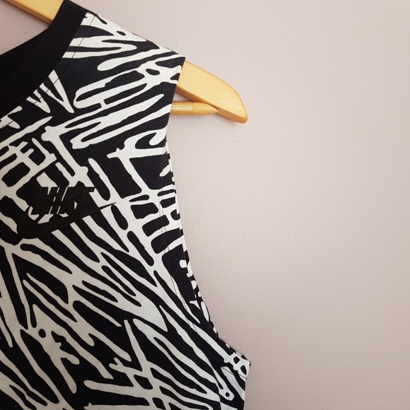 NWT Nike Muscle Women's Tank Top - Picture 8 of 8